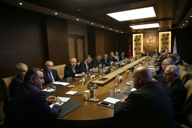 spor-bakani-bak,-tff-1.lig-kulup-baskanlari-kabul-etti-(2).jpg