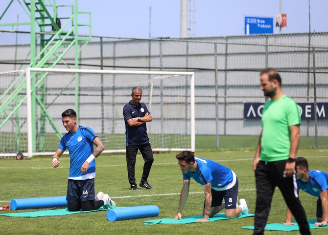 spor-toto-super-lig-ekiplerinden-caykur-rizespor,-teknik-direktor-ismail-kartal-yonetiminde-mehmet-cengiz-tesislerinde-2019-2020-sezonu-hazirliklarini-surdurdu-(7).jpg