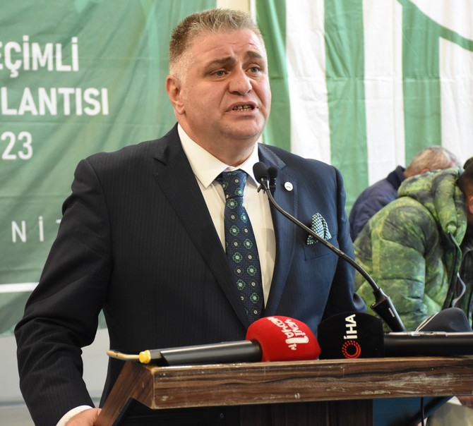 spor-toto-super-lig-ekiplerinden-giresunsporda-olaganustu-yapilan-genel-kurulda-yeni-baskan-nahit-ramazan-yamak-secildi-1.jpg