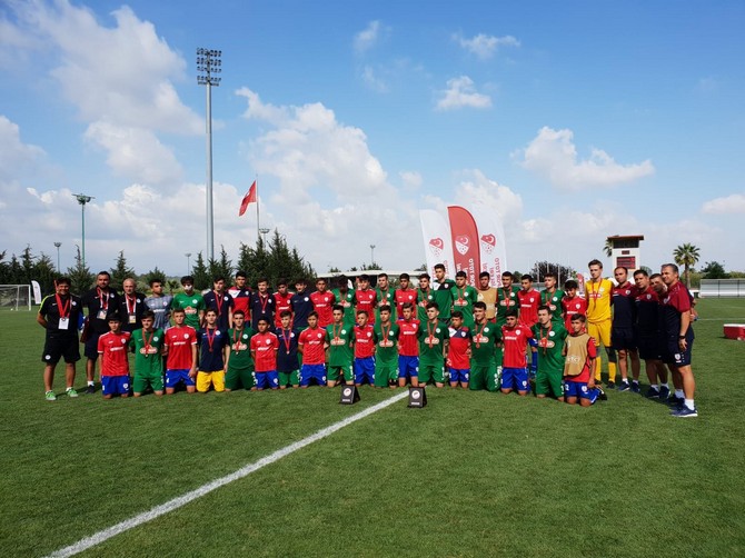 spor-toto-u15-elit-liginde-caykur-rize-turkiye-3.’su-oldu-(1).jpg