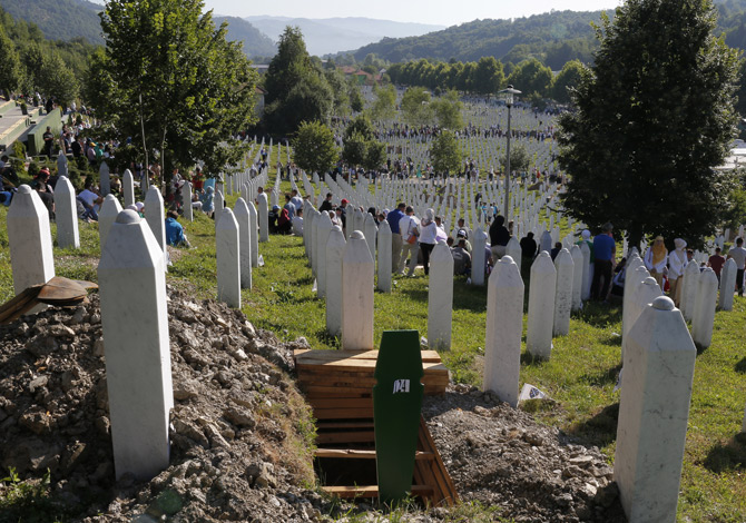srebrenitsa-katliaminin-20.yili-aniliyor4.jpg srebrenitsa-katliaminin-20.yili-aniliyor4.jpg