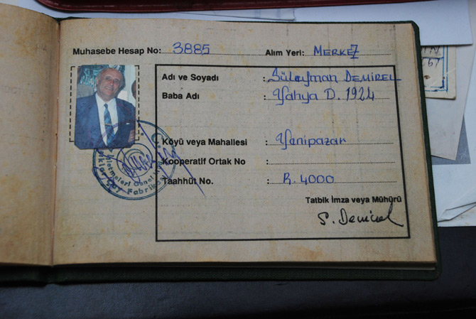 suleyman-demirel-cay-cuzdani-sahibi-1.jpg suleyman-demirel-cay-cuzdani-sahibi-1.jpg