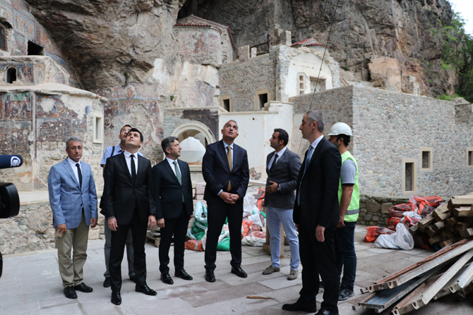 sumela-manastiri-gelecek-sezon-tamamen-hizmete-acilacak.jpg