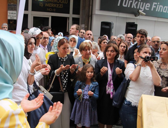 sumeyye-erdogan-trabzonda-kademin-acilisina-katildi-(2).jpg
