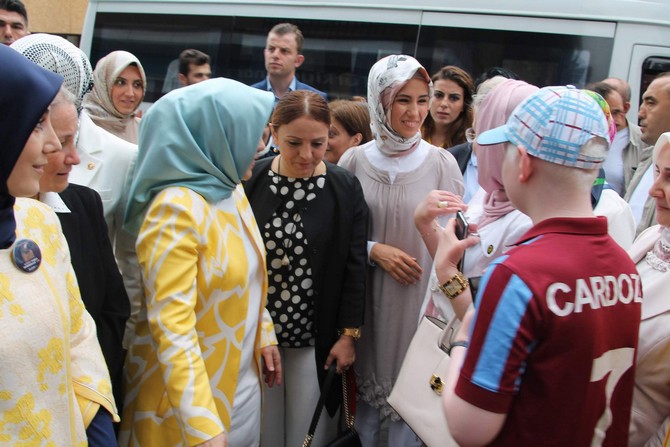 sumeyye-erdogan-trabzonda-kademin-acilisina-katildi-(4).jpg