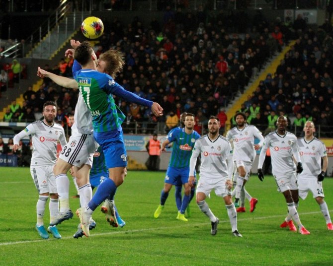 super-ligin-20-haftasinda-caykur-rizespor-evinde-besiktasi-004.jpg
