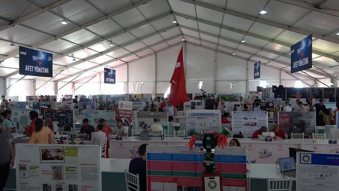 t3-vakfi-isbirligiyle-rizede-duzenlenen-havacilik-uzay-ve-teknoloji-festivali-teknofestte-kazanan-takimlar-samsundaki-finale-katilacak-3.jpg