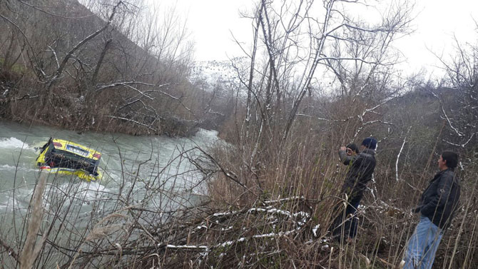 taksi-caya-uctu-3-yarali-2.jpg taksi-caya-uctu-3-yarali-2.jpg