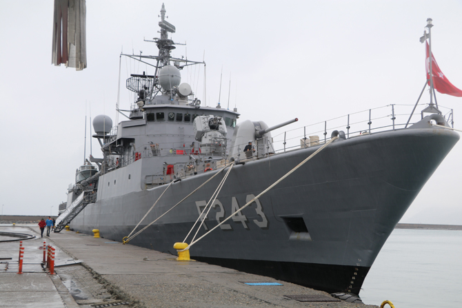 tcg-f-243-rizeliler-savas-gemisine-ilgi-gosterdi.jpg