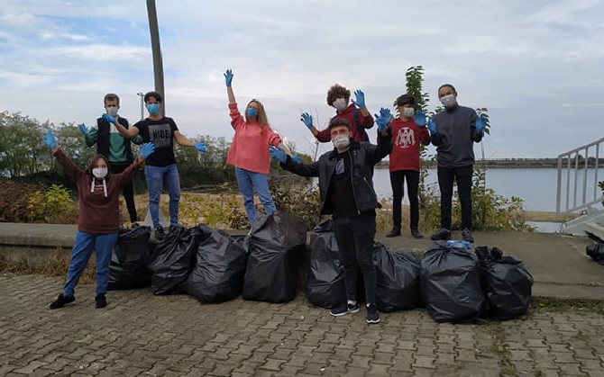 temiz-cevre-icin-uzanan-ellere-ardesen-belediyesinden-tam-destek-(8).jpg