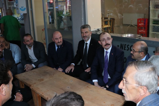 ticaret-bakani-mus-trabzonun-bazi-ilcelerde-ziyaretlerde-bulundu-4.jpg
