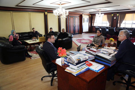 tmmob-gida-muhendisleri-odasi-rize-il-temsilciligi-baskani-harun-erkan-ve-oda-uyeleri,-rize--belediye-baskani-prof.-dr.-resat-kasap’i-makaminda-ziyaret-etti2.jpg