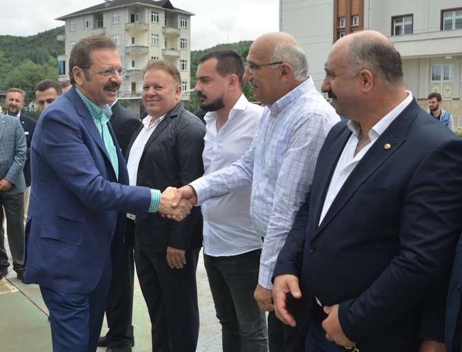 tobb-baskani-m.-rifat-hisarciklioglu-rize’de-(17).jpg