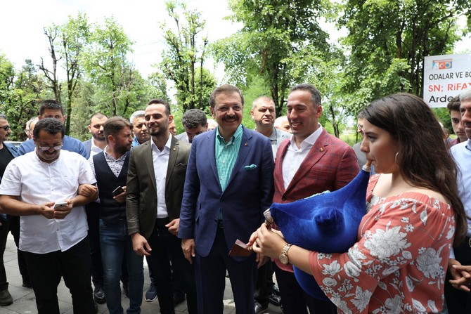 tobb-baskani-m.-rifat-hisarciklioglu-rize’de-(4).jpg