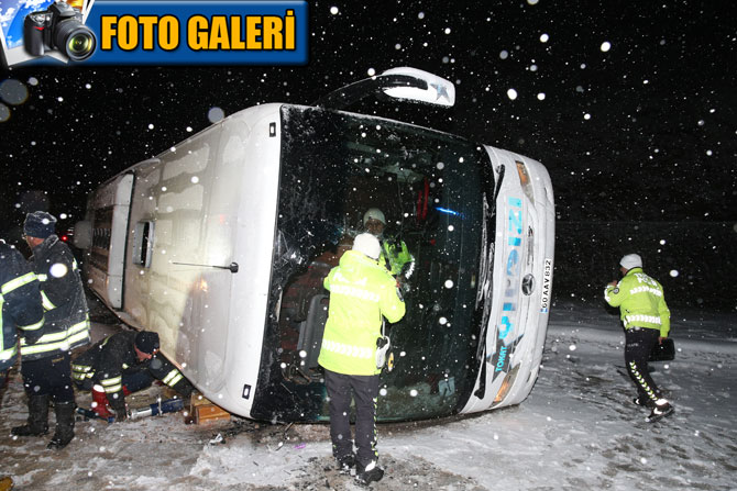 tokatta-yolcu-otobusunun-devrilmesi-sonucu-1-kisi-oldu-10-kisi-yaralandi.jpg