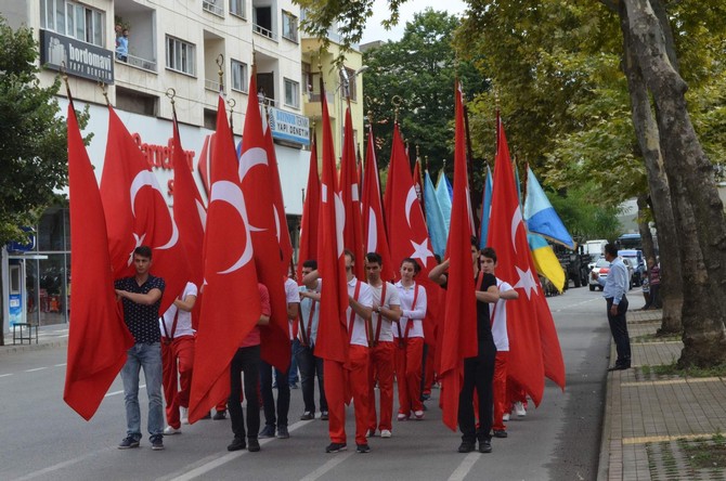 trabzon’da-askerler-slogan-atarak-yurudu-(3).jpg