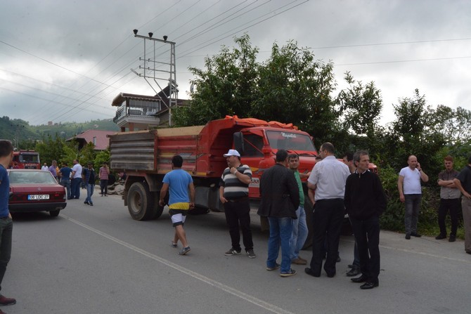 trabzon’da-kamyonun-altinda-kalan-2-cocuk-hayatini-kaybetti-(5).jpg
