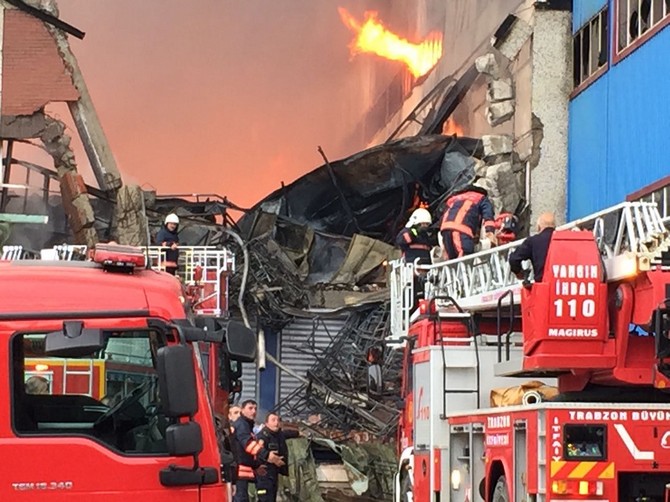 trabzon’da-mobilya-fabrikasinda-korkutan-yangin-(1).jpg