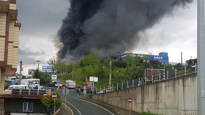 trabzon’da-mobilya-fabrikasinda-korkutan-yangin-(16).jpg