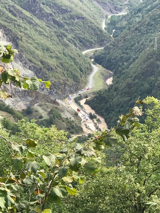 trabzon’da-siddetli-yagis-hasara-yol-acti-(8).jpg