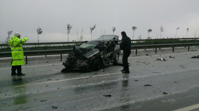 trabzon’da-ters-yola-giren-otomobil-kaza-yapti-1-olu,-3-yarali-2-001.jpg trabzon’da-ters-yola-giren-otomobil-kaza-yapti-1-olu,-3-yarali-2-001.jpg