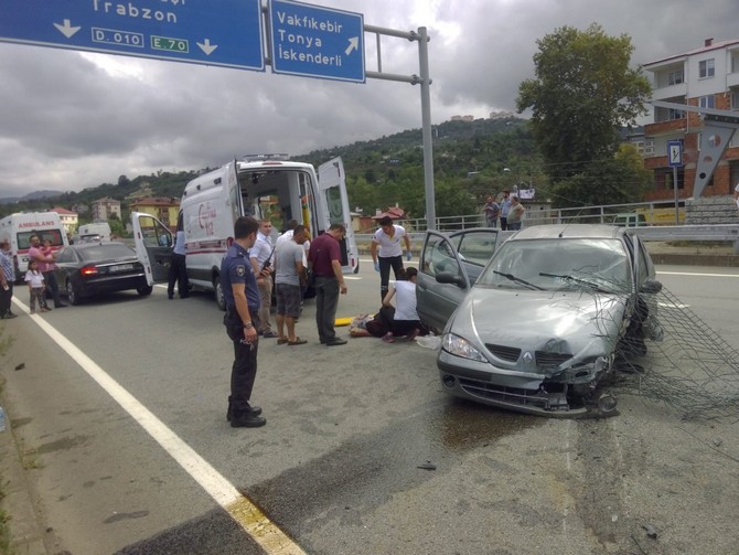 trabzon’da-trafik-kazasi-4-yarali-(2).jpg