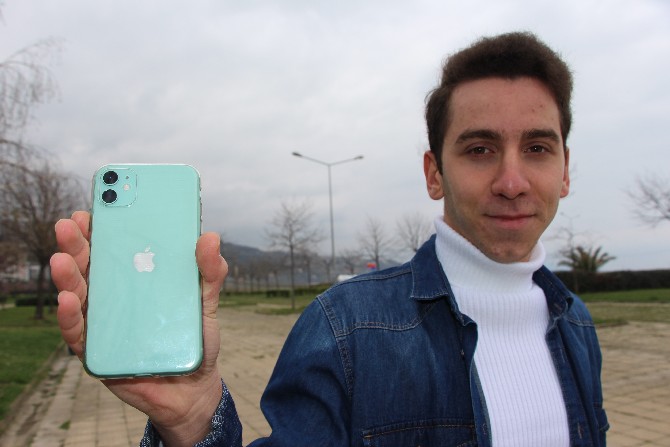 trabzon’da-yasayan-lise-ogrencisi-gurkan-cebeci,-akilli-telefonun-siri-ozelligindeki-bir-acigi-buldu-(5).jpg