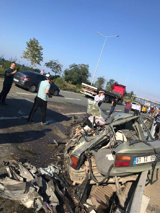 trabzon’un-surmene-ilcesinde-meydana-gelen-trafik-kazasinda-1-kisi-hayatini-kaybetti-(2).jpg