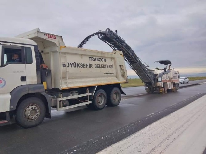 trabzon-havalimani-pisti-ucuslara-kapatilarak-onarima-alindi-(12).jpg