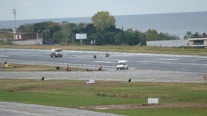 trabzon-havalimaninda-pist-aydinlatma-sistemleri-yenileme-calismalari-suruyor-(10).jpg