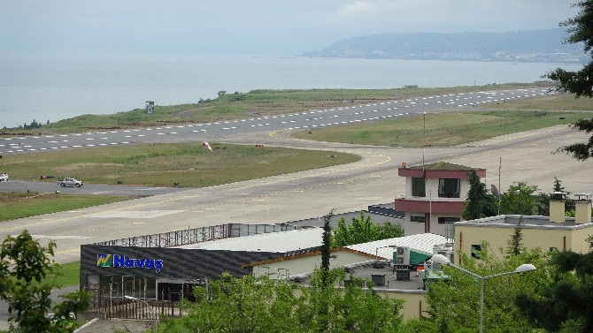 trabzon-havalimaninda-pist-yenileme-calismalarinda-sona-gelindi-(7)-002.jpg