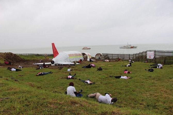 trabzon-havalimanindaki-ucak-kazasi-tatbikati-gercegini-aratmadi-(6).jpg