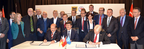 trabzon-ile-dortmund-kardes-sehir-protokolunu-imzaladi3.jpg trabzon-ile-dortmund-kardes-sehir-protokolunu-imzaladi3.jpg