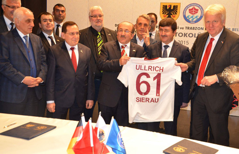 trabzon-ile-dortmund-kardes-sehir-protokolunu-imzaladi6.jpg trabzon-ile-dortmund-kardes-sehir-protokolunu-imzaladi6.jpg