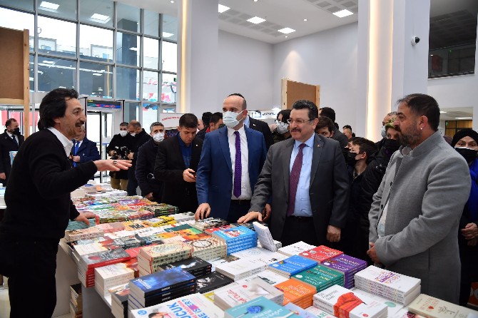 trabzon-kitap-fuari-ziyarete-acildi-2.jpg