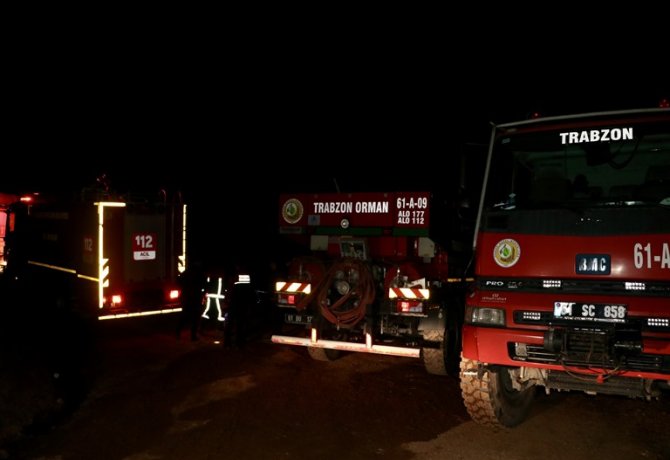 trabzon-surmenede-cikan-ortu-yanginini-sondurme-calismalari-devam-ediyor-3.jpg