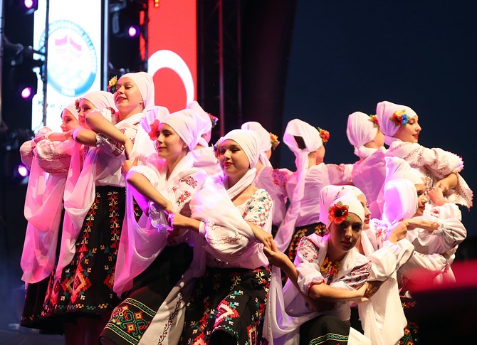 trabzonda-2-uluslararasi-horon-festivali-basladi-2.jpg