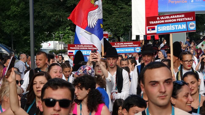 trabzonda-2-uluslararasi-horon-festivali-basladi-29.jpg