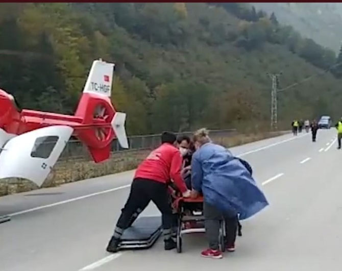 trabzonda-ambulans-helikopter-yarali-isci-icin-kara-yoluna-indi-001.jpg