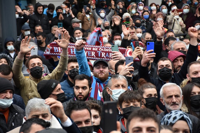 trabzonda-iyi-ki-trabzonspor-var-isimli-konser-duzenlendi-3.jpg