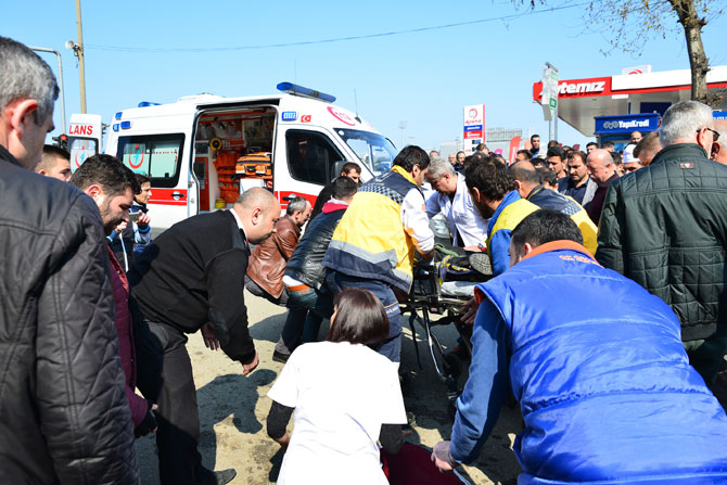 trabzonda-kamyon-yayalara-carpti-2-olu-1.jpg trabzonda-kamyon-yayalara-carpti-2-olu-1.jpg