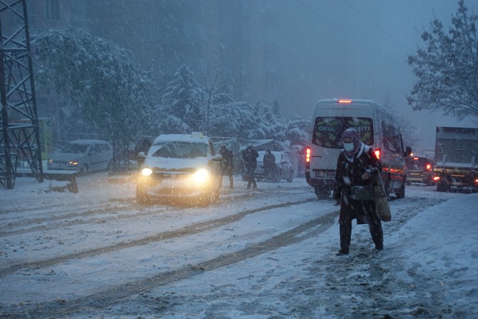 trabzonda-kar-etkili-oluyor-8.jpg