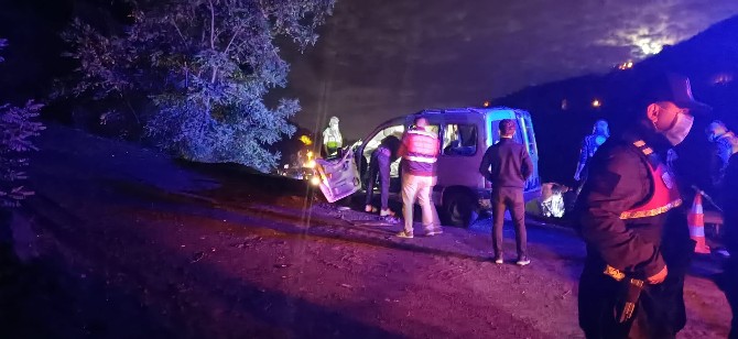 trabzonda-meydana-gelen-trafik-kazasinda-1-kisi-hayatini-kaybetti-3-kisi-yaralandi-1.jpg