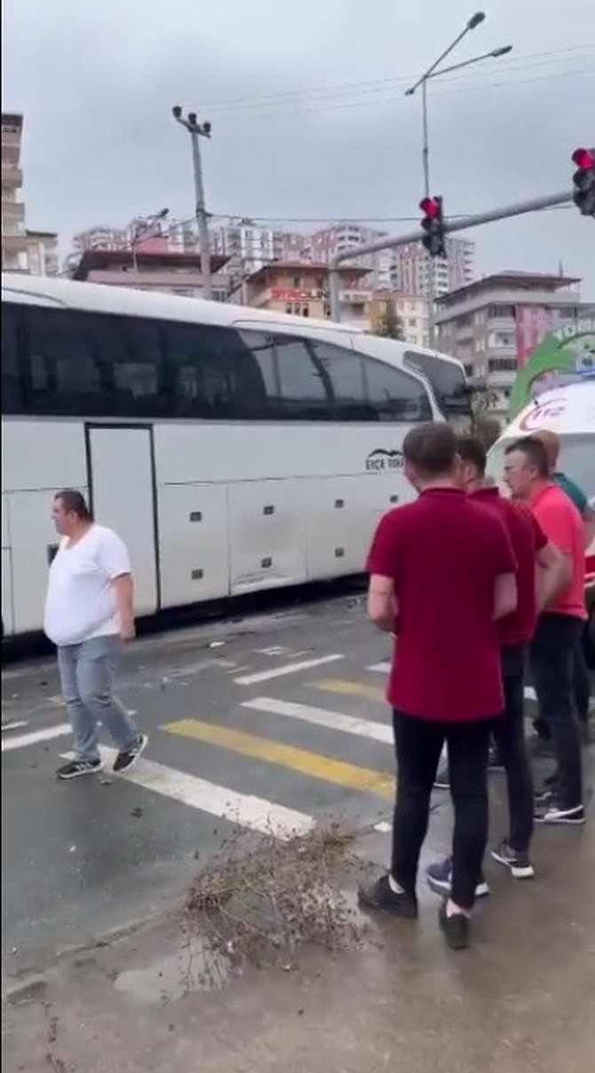 trabzonda-otobus-kazasinda-deli-bal-iddiasi-3.jpg