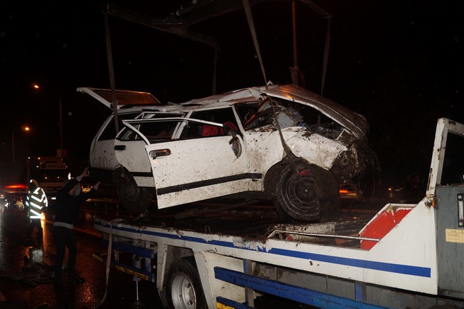 trabzonda-otomobil-kanala-devrildi-1-olu,-6-yarali-(2).jpg