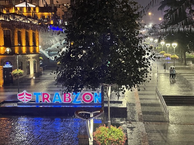 trabzonda-saganak-etkili-oldu-1.jpg
