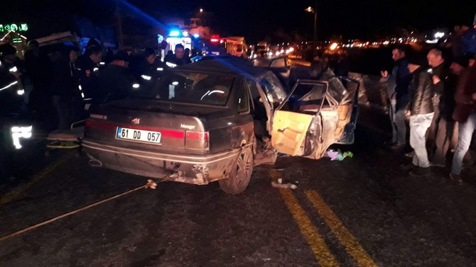 trabzonda-trafik-kazasi-2-olu,-5-yarali-(6).jpg