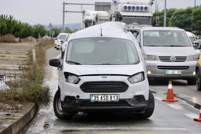 trabzonda-yolcu-otobusunun-neden-oldugu-kazada-5-kisi-yaralandi-3.jpg