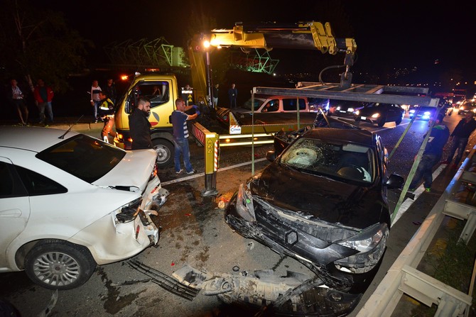 trabzonda-zincirleme-trafik-kazasi-5-yarali-(5).jpg
