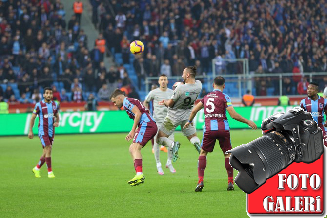 trabzonspor-caykur-rizespor-maci-fotograflari-001.jpg